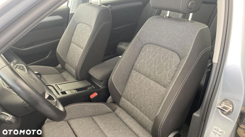 Volkswagen Passat - 17