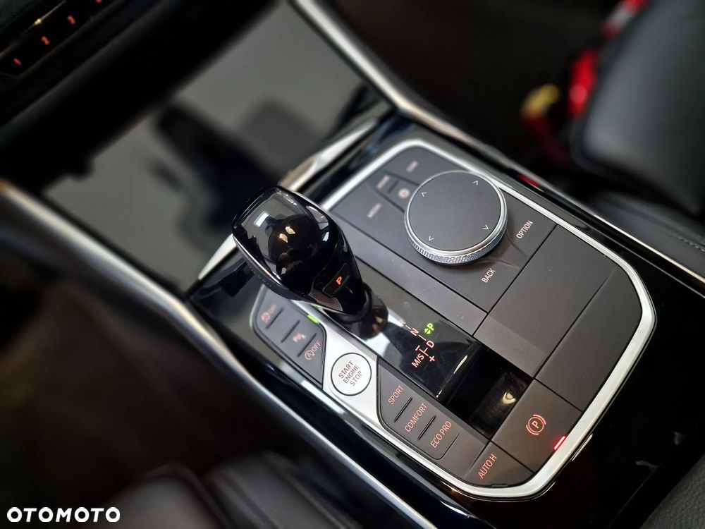 BMW Seria 3 320i Sport Line - 15