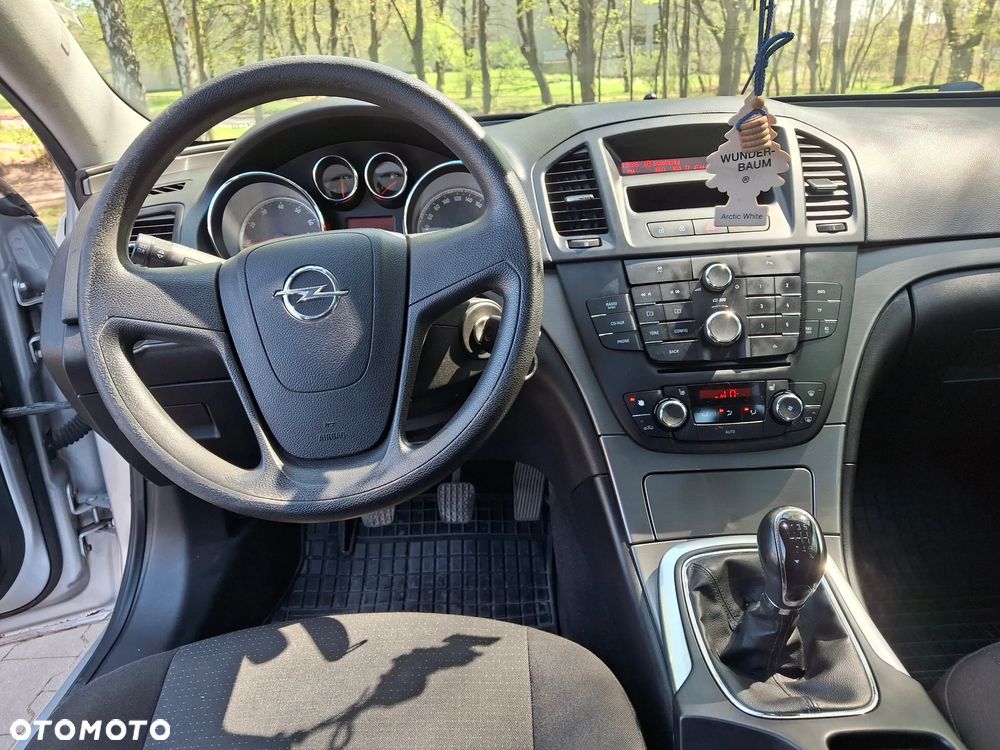 Opel Insignia 1.6 - 12