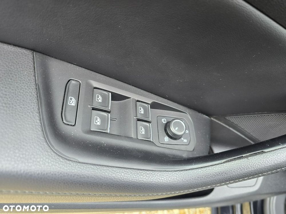 Volkswagen Passat - 24