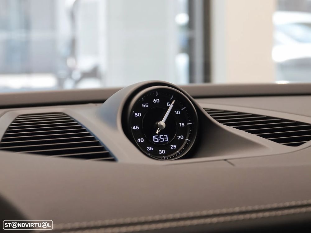 Porsche Macan Electric 4 - 28