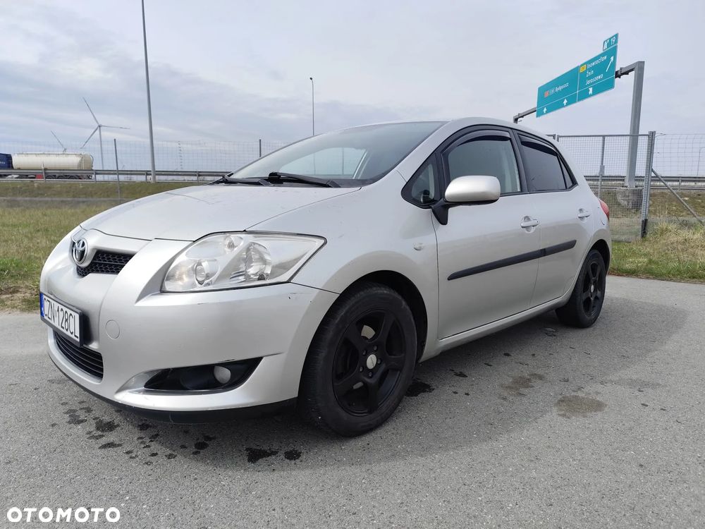 Toyota Auris 1.6 VVT-i Sol - 1