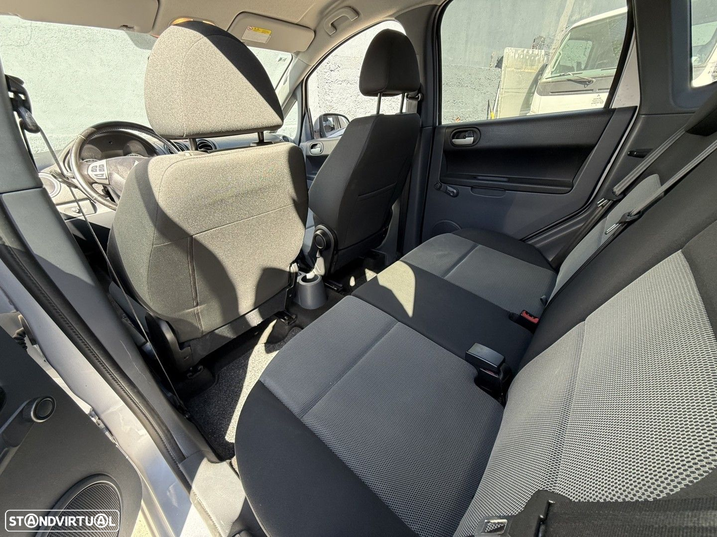 Mitsubishi Colt 1.3 Intense CA - 12