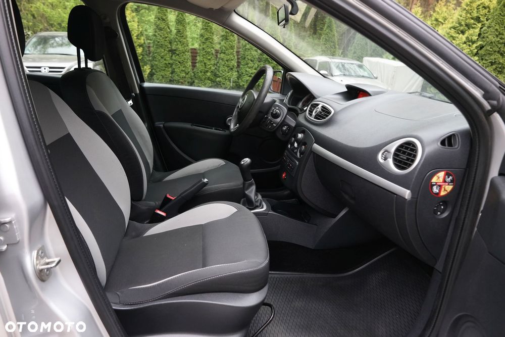 Renault Clio 1.2 16V Alize - 14