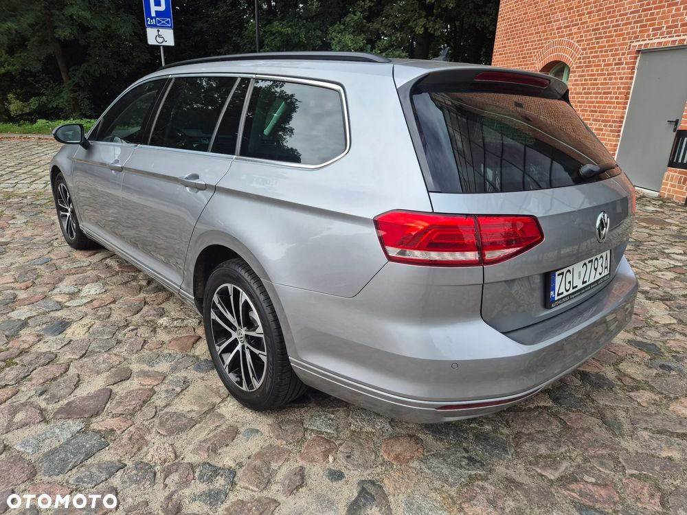 Volkswagen Passat Variant 2.0 TDI (BlueMotion Technology) Comfortline - 12