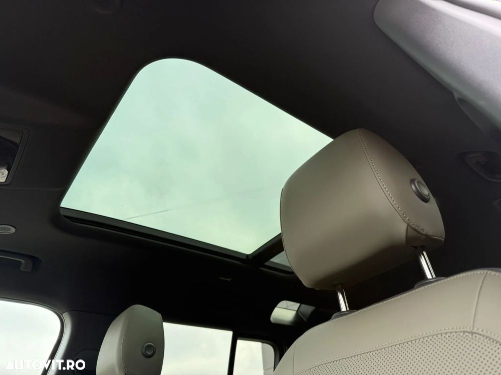 Land Rover Defender 110 3.0D 250 MHEV Hard Top X-Dynamic SE - 11
