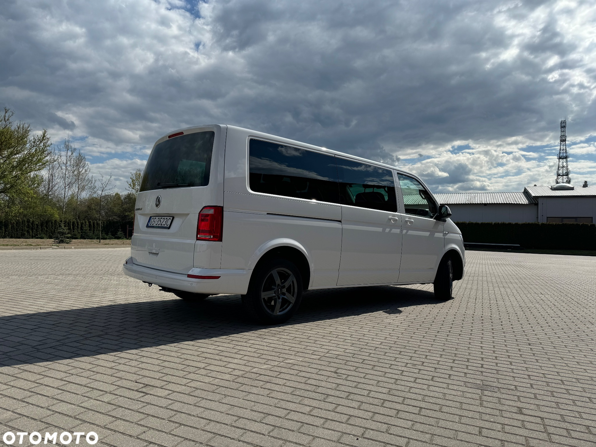 Volkswagen Caravelle 2.0 TDI L2 Comfortline - 5