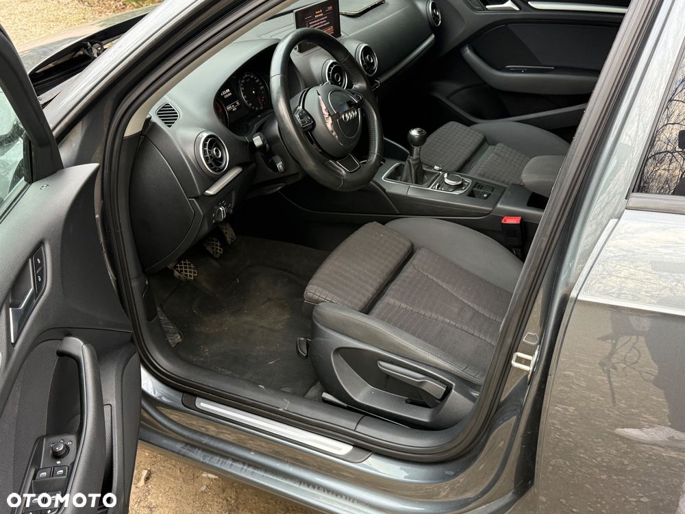 Audi A3 Sportback 2.0 TDI (clean diesel) Ambiente - 14