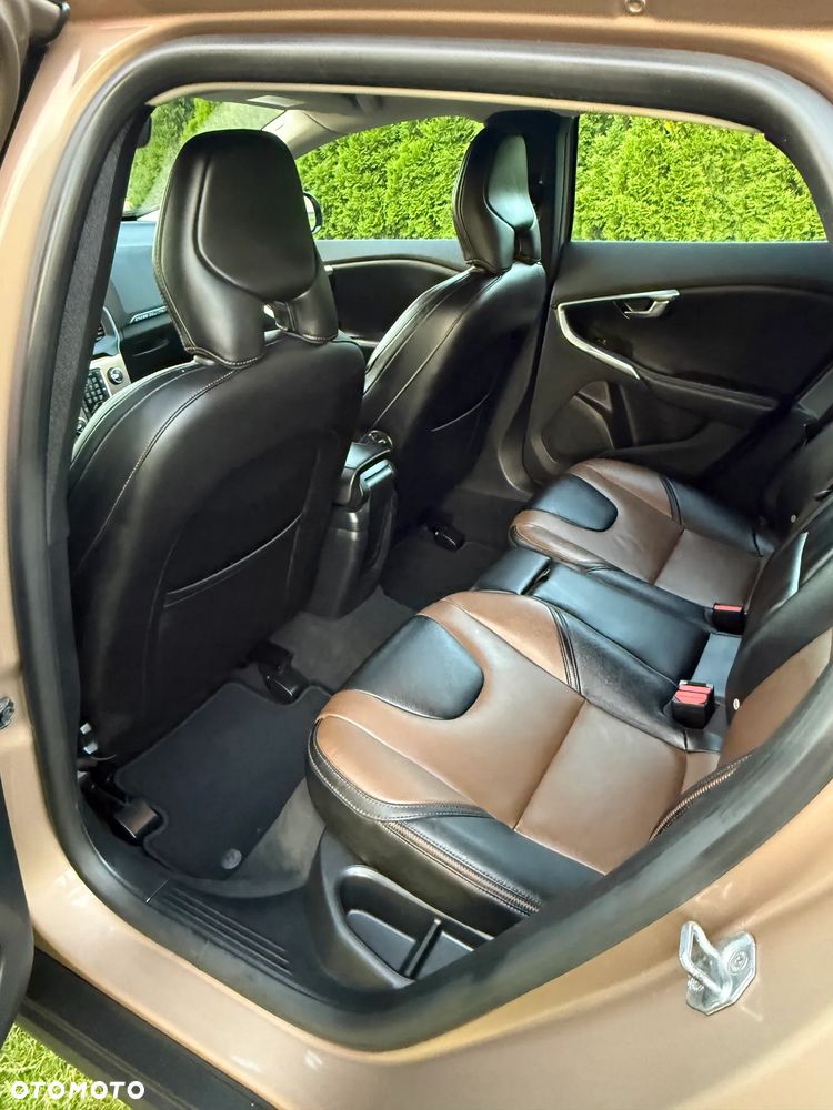 Volvo V40 Cross Country D2 Drive-E Momentum - 5