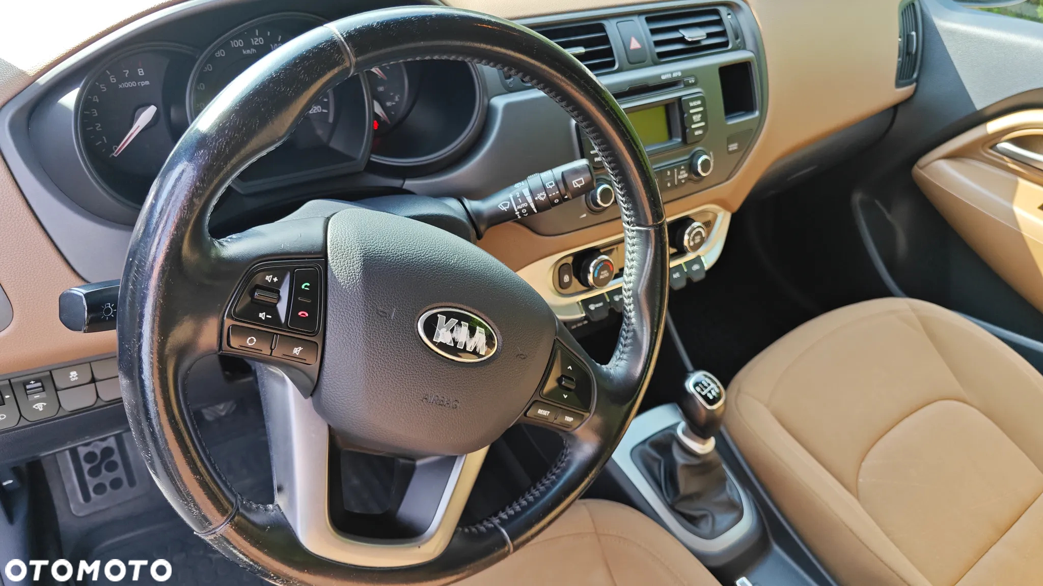 Kia Rio - 11
