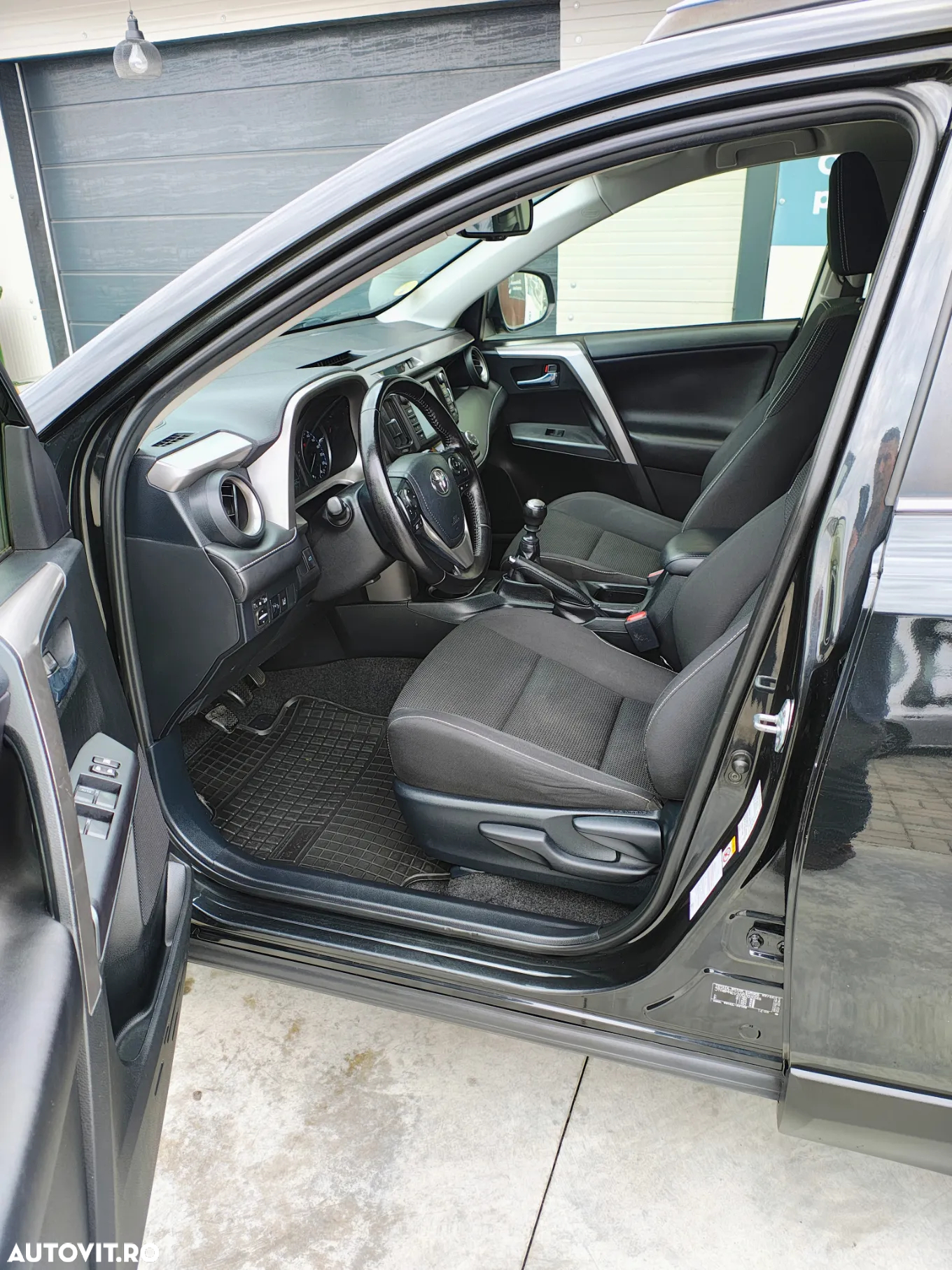 Toyota RAV4 2.0 D-4D 2WD Executive - 24