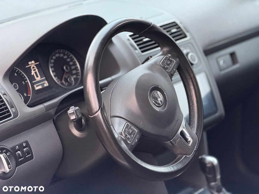 Volkswagen Touran 2.0 TDI DPF BlueMotion Technology DSG Comfortline - 22