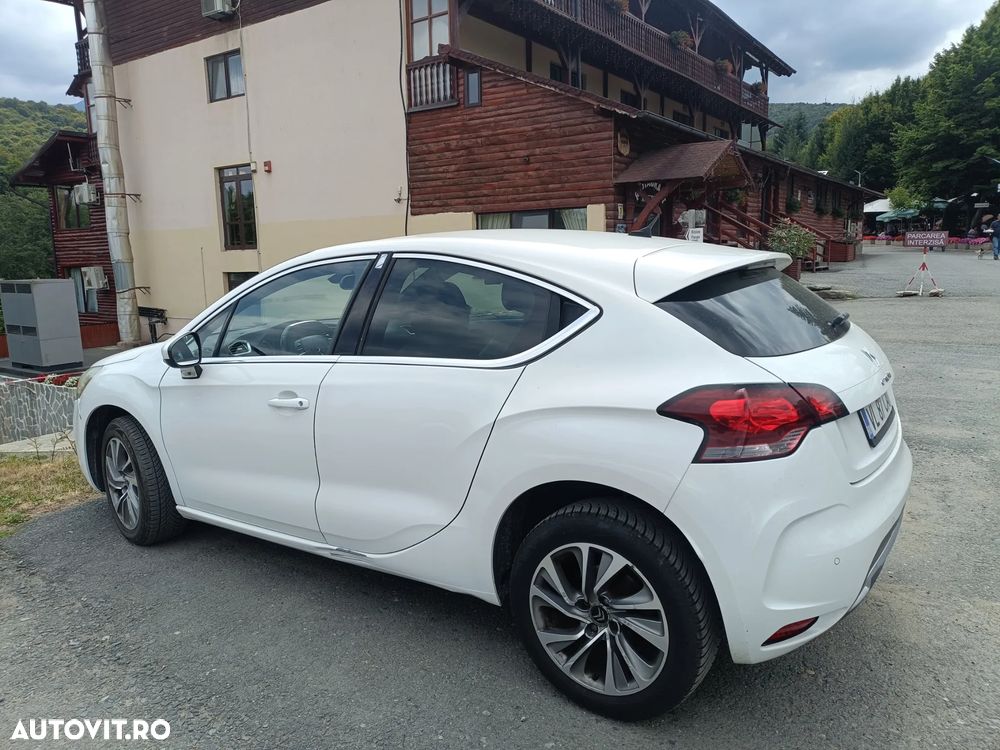 Citroën DS4 1.6 e-HDI Airdream BMP6 Chic - 2