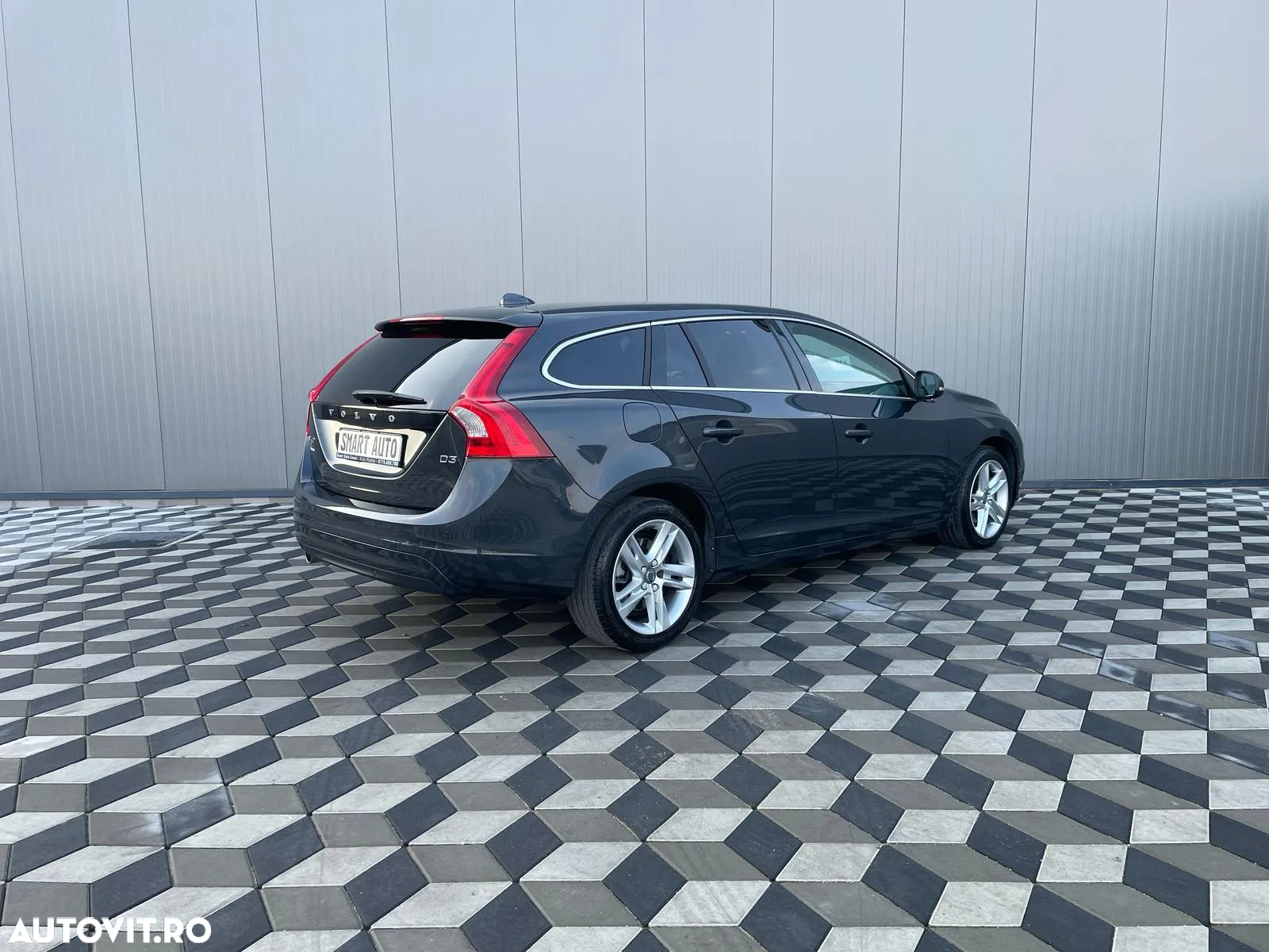 Volvo V60 D3 Geartronic Momentum Pro - 3