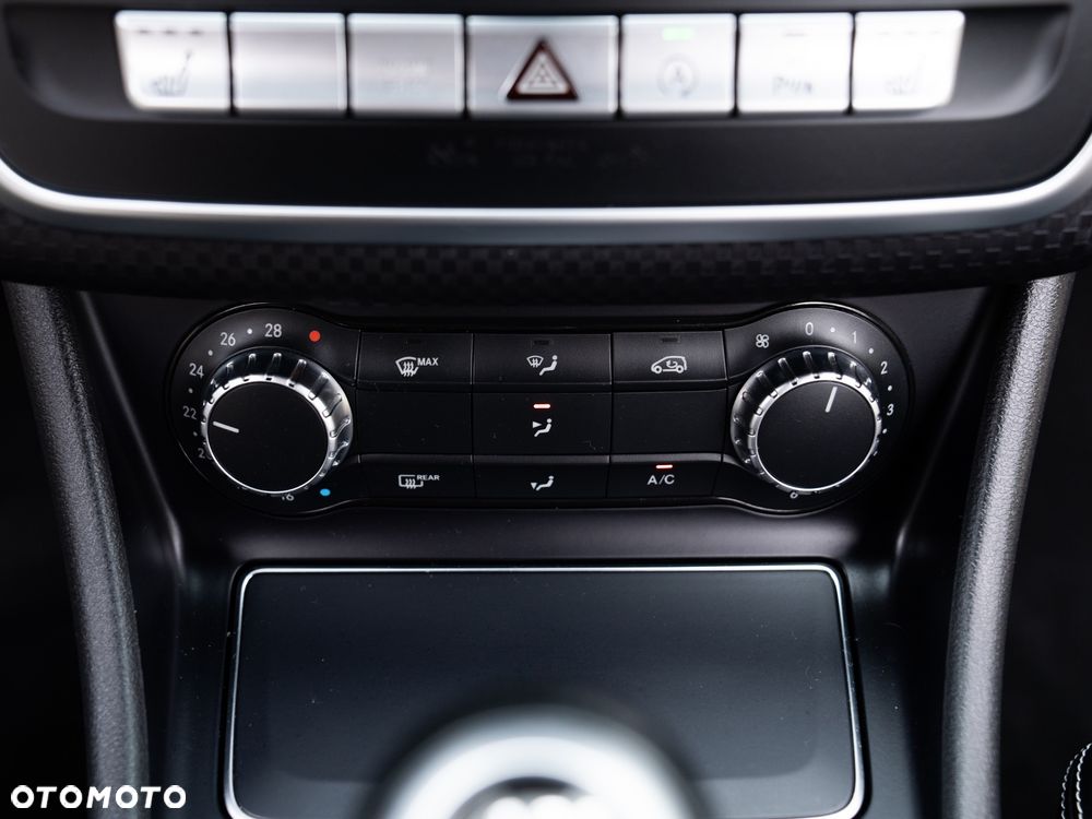 Mercedes-Benz Klasa A 180 (BlueEFFICIENCY) Urban - 38