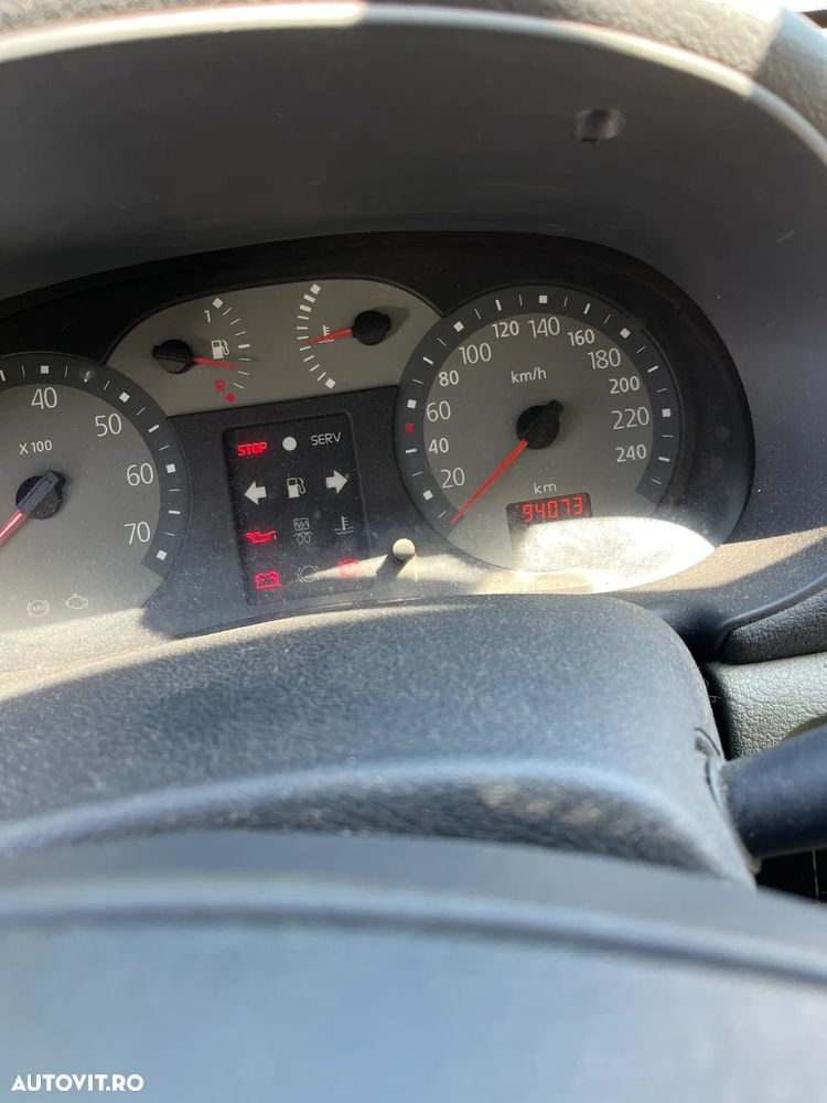 Dezmembrez Renault Clio Symbol 2005 1,4 benzina verde TED97 94.000km - 9