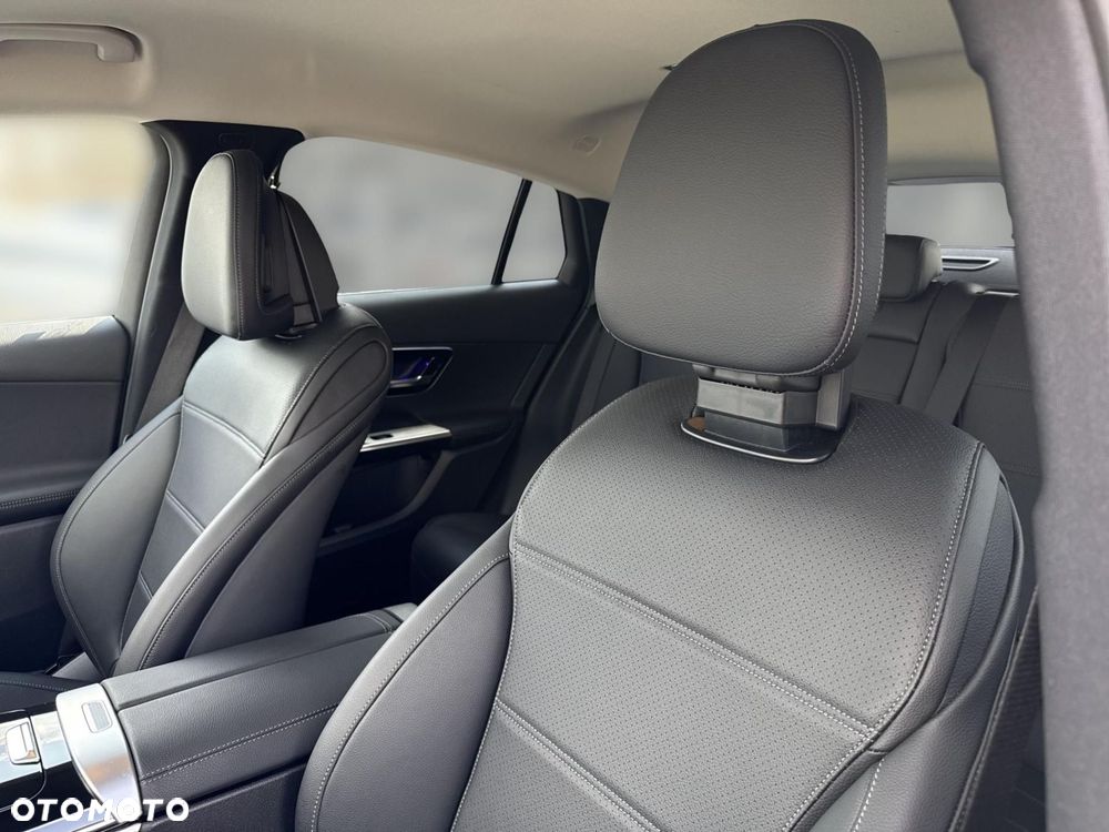 Mercedes-Benz GLC - 12