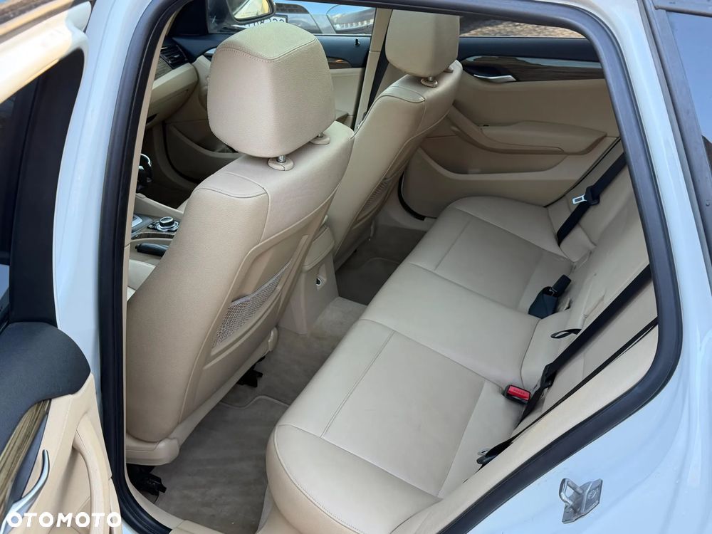 BMW X1 xDrive28i - 16