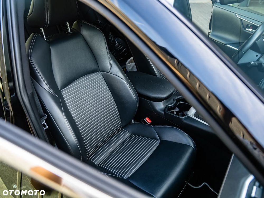 Toyota RAV4 - 6
