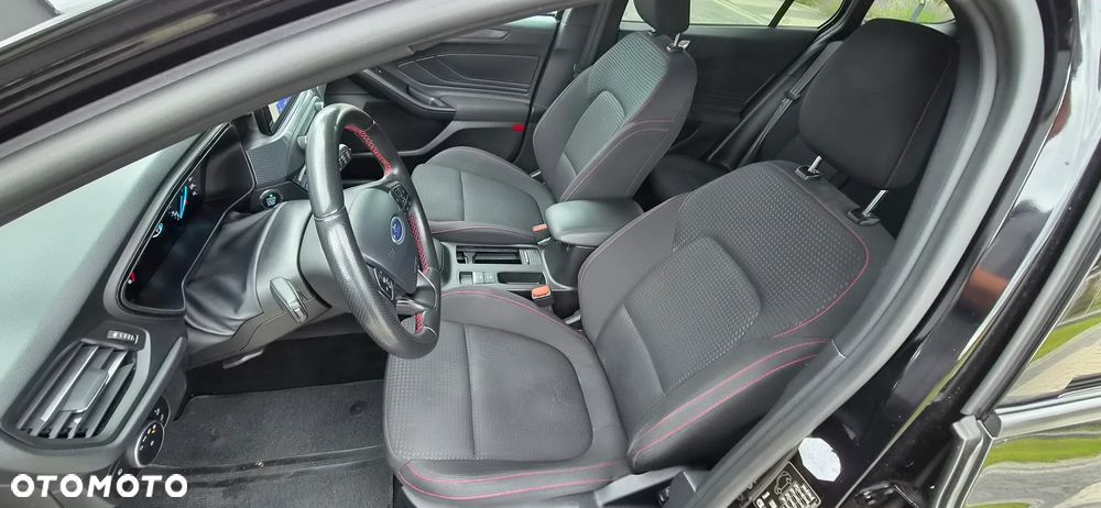 Ford Focus 2.0 EcoBlue STart-Stopp-System ST-LINE - 31