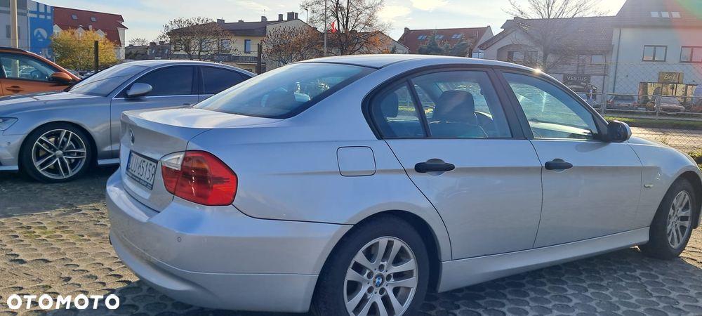 BMW Seria 3 318i - 6