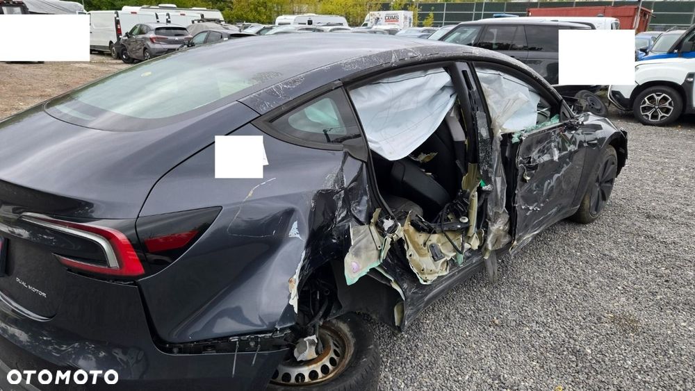 Tesla Model 3 - 16