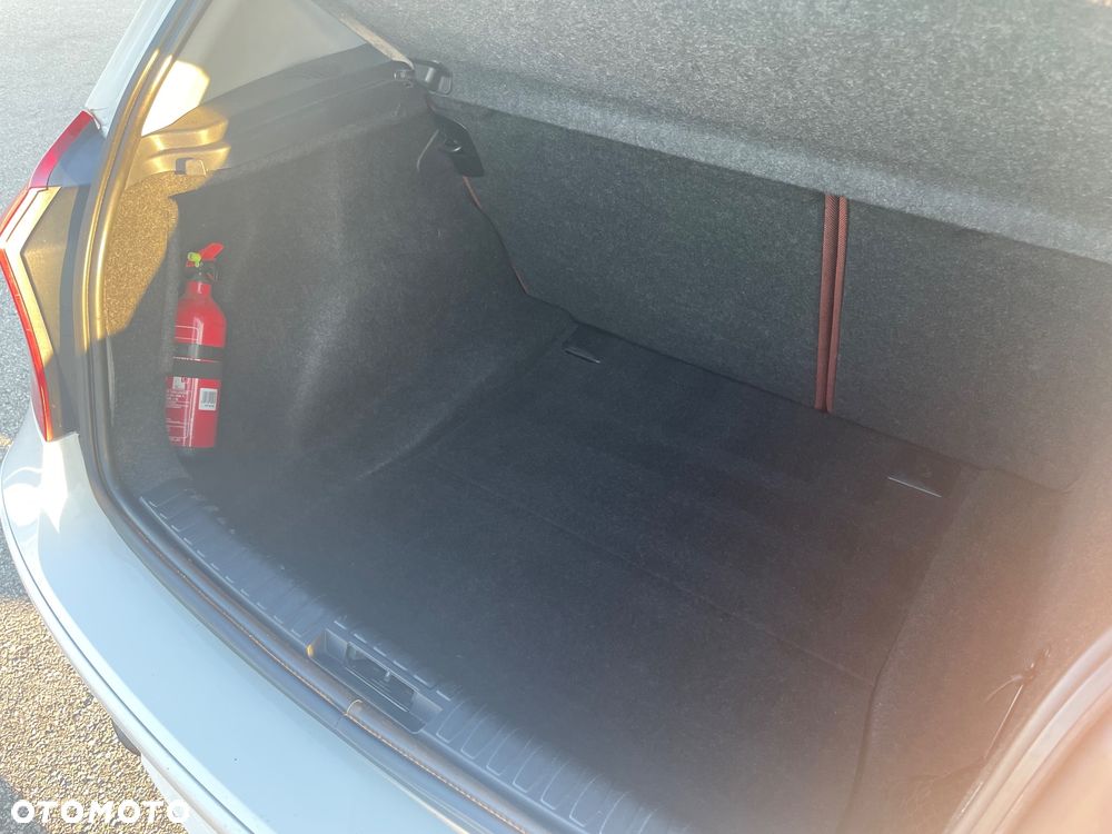 BMW Seria 1 118d DPF - 11