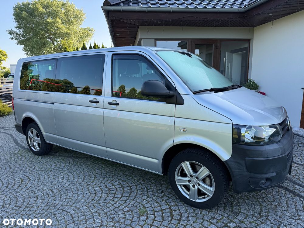Volkswagen Caravelle - 10