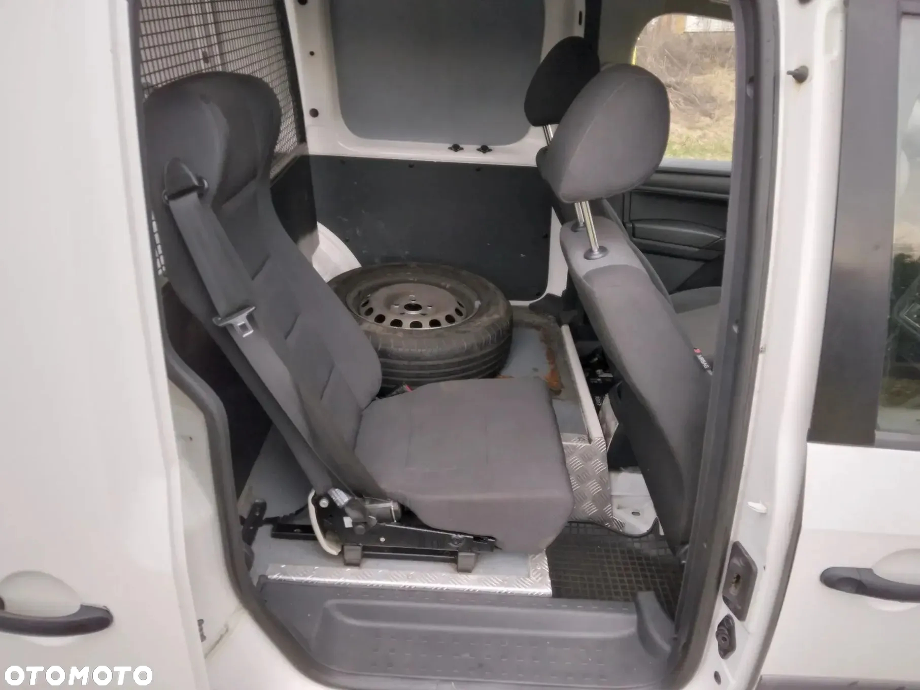 Volkswagen Caddy - 8