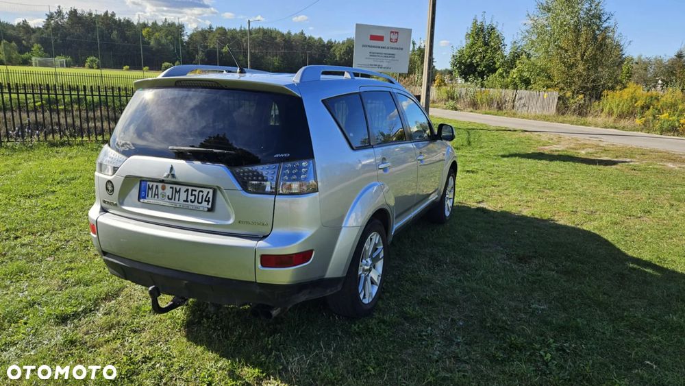 Mitsubishi Outlander 2.0 DI-D 4WD Inform - 2