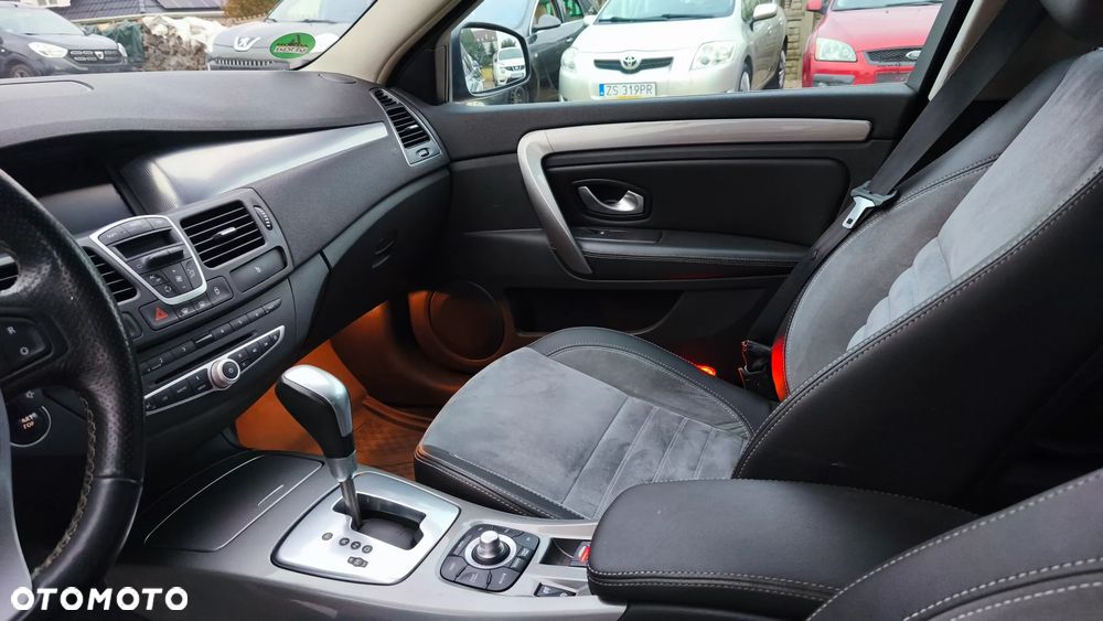 Renault Laguna dCi 175 FAP GT - 17