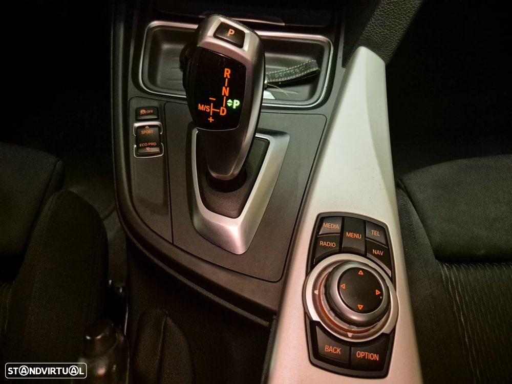 BMW 318 d Touring Auto Line Sport - 26