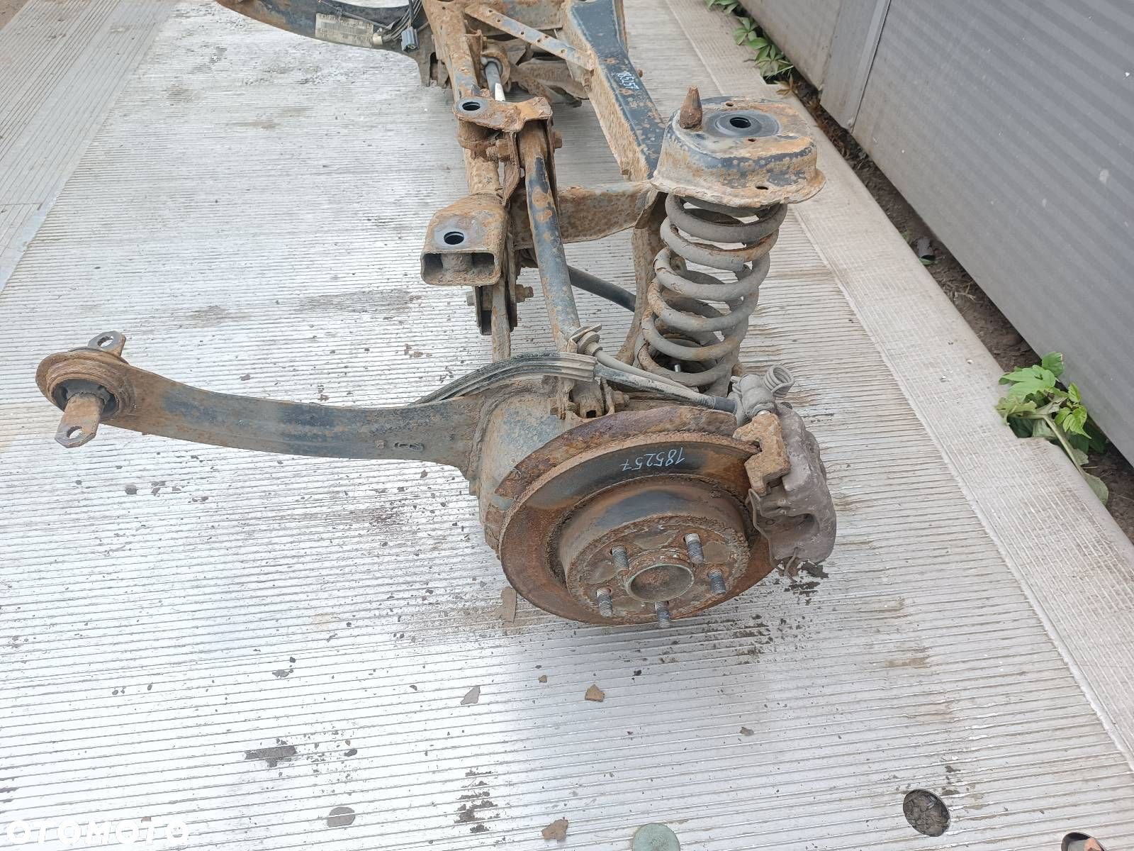 BELKA OŚ ZAWIESZENIA TYŁ FORD FOCUS MK2 KOMBI - 3