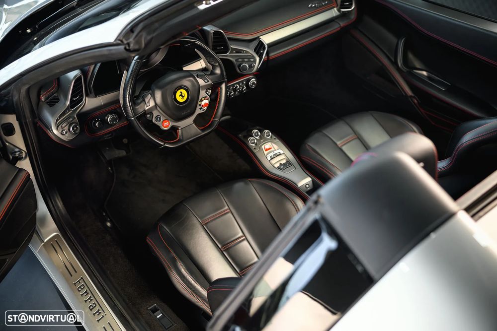 Ferrari 458 Italia Spider - 14