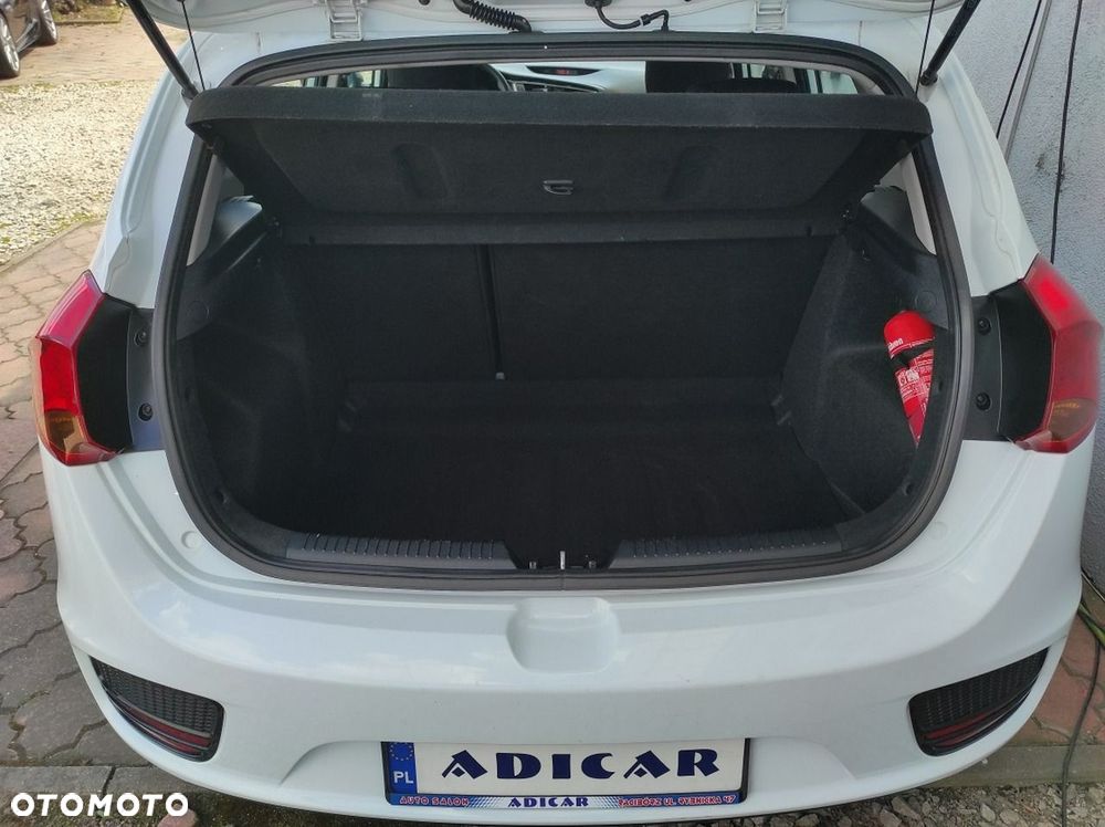 Kia Ceed - 16