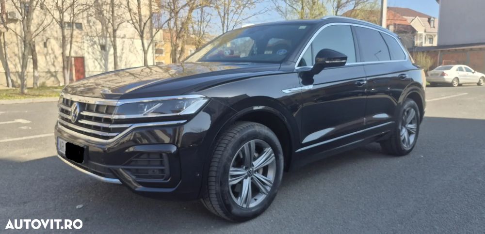 Volkswagen Touareg - 1