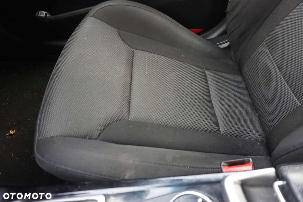 FOTEL PRZEDNI PRAWY I40 VF KOMBI  HYUNDAI 2011-2014 - 2