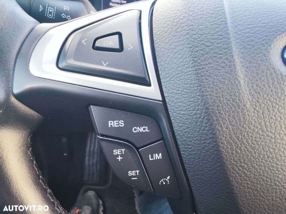 Ford Mondeo - 22