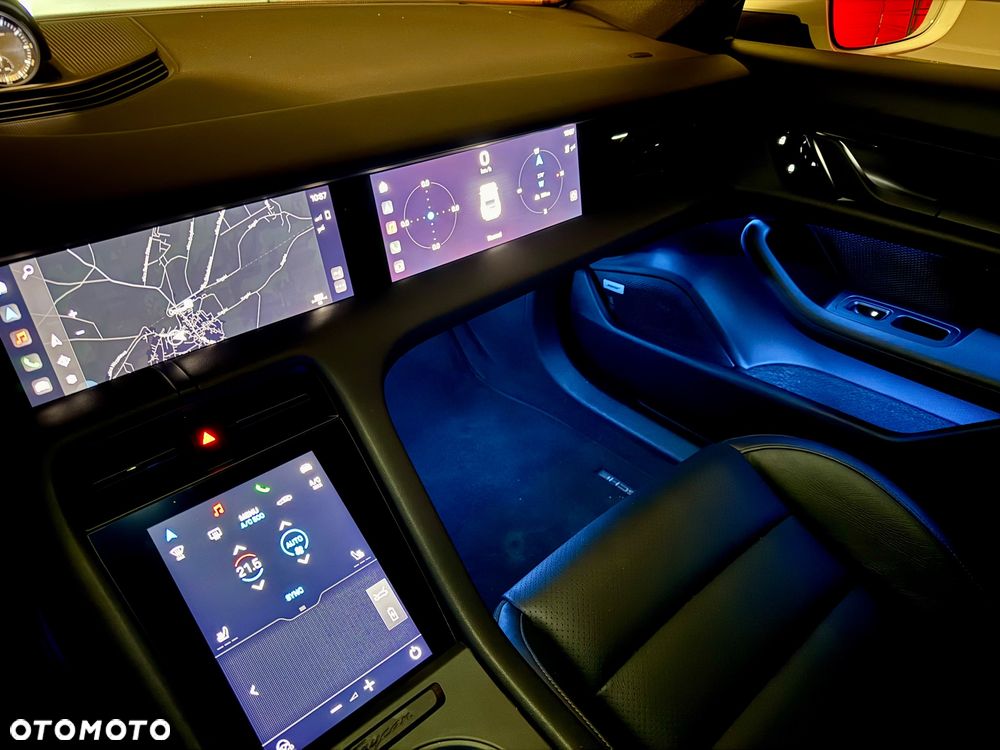 Porsche Taycan 4 - 23