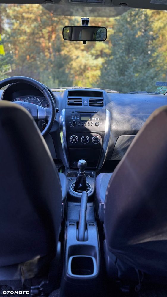 Suzuki SX4 1.6 GS / Premium - 24