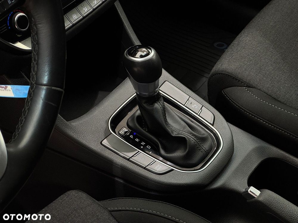 Hyundai i30 1.6 D Comfort DCT - 9