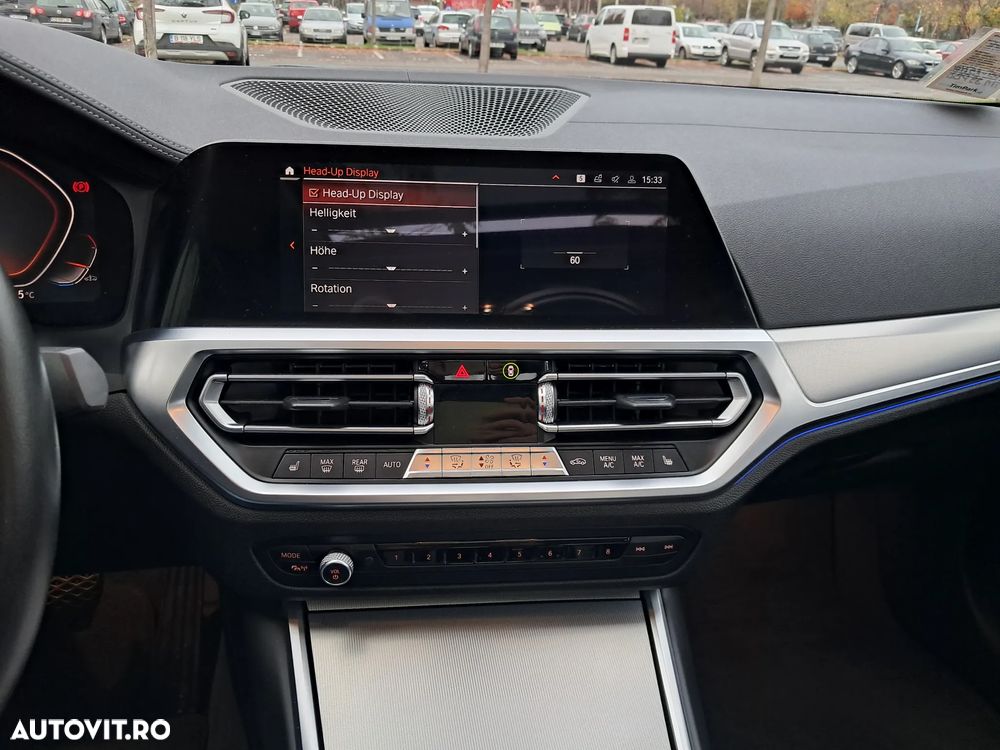 BMW Seria 3 330i AT Luxury Line - 29