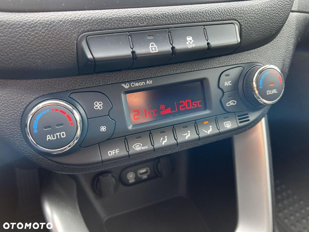 Kia Ceed Cee'd 1.6 GDI M - 25