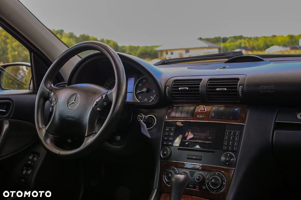 Mercedes-Benz Klasa C 180 Kompressor Automatik Classic - 35