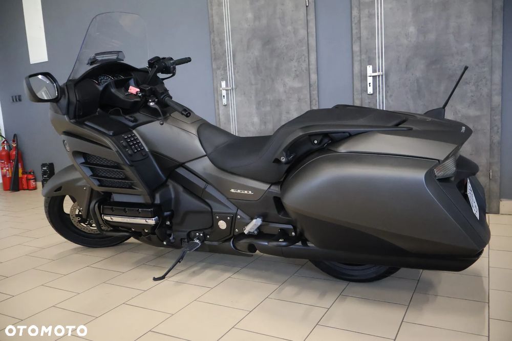 Honda GL - 16