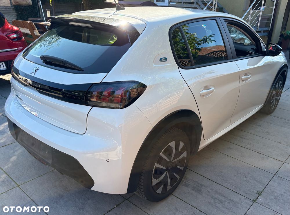 Peugeot 208 50kWh Business - 4