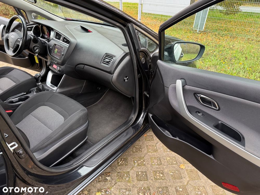 Kia Ceed 1.4 CVVT Dream-Team Edition - 10