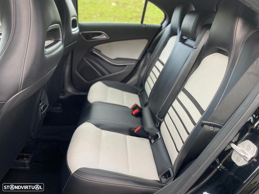 Mercedes-Benz A 180 CDI AMG Line - 12