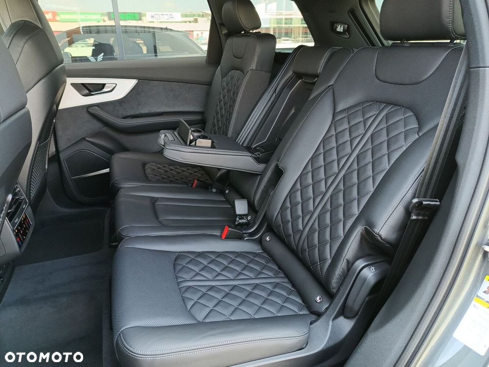 Audi Q7 - 25