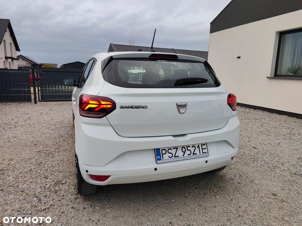 Dacia Sandero TCe 90 Essential - 11